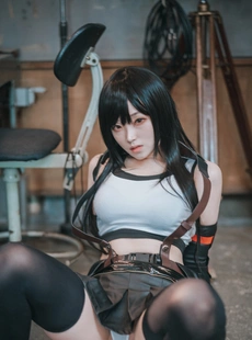 Bambi 78 DJAWA Tifa Lockhart Final Fantasy Version A